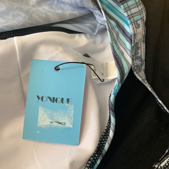 Yonique swimwear - Picture 4 of 7